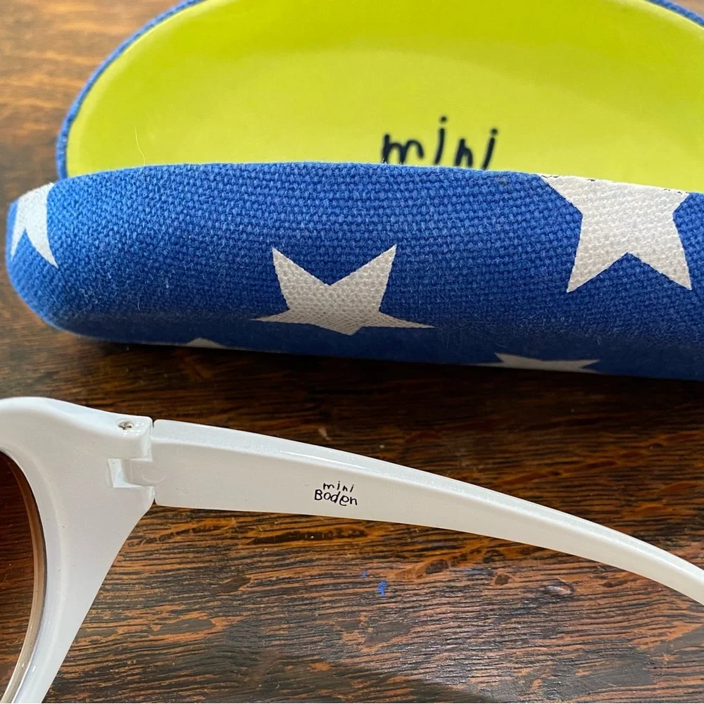Mini Boden Kids White Sunglasses with Case
